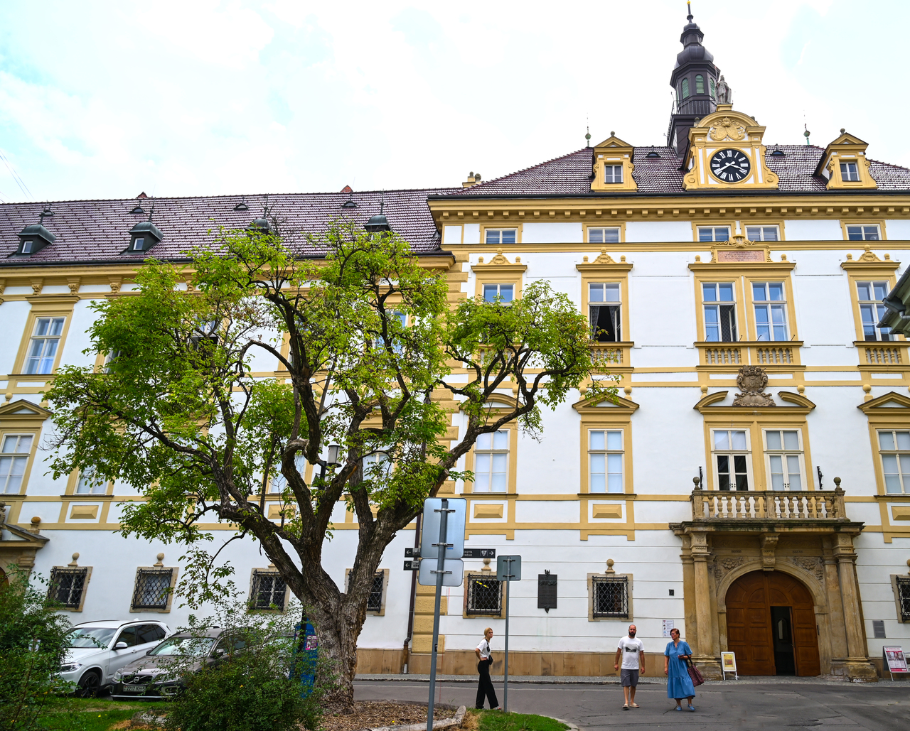 Arcibiskupský palác