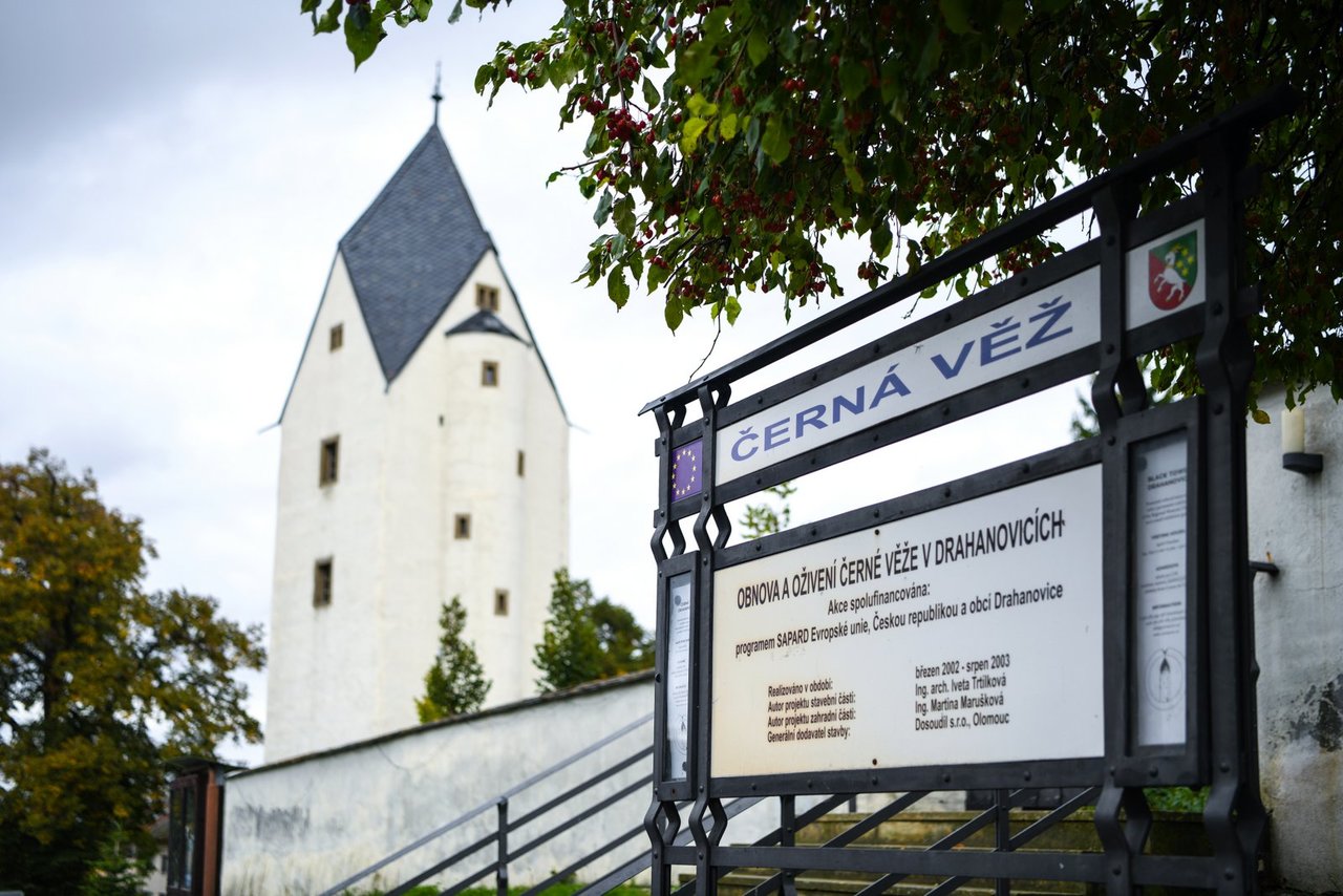 Výstavy na Černé věži